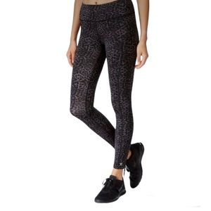 Betsy Johnson Leopard/Cheetah Print Performance Leggings Sz M